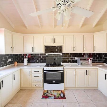 Beachy Cottage I Kitchen I Wi-Fi I Shaded Cabana I Parking 세인트 필리프 외부 사진
