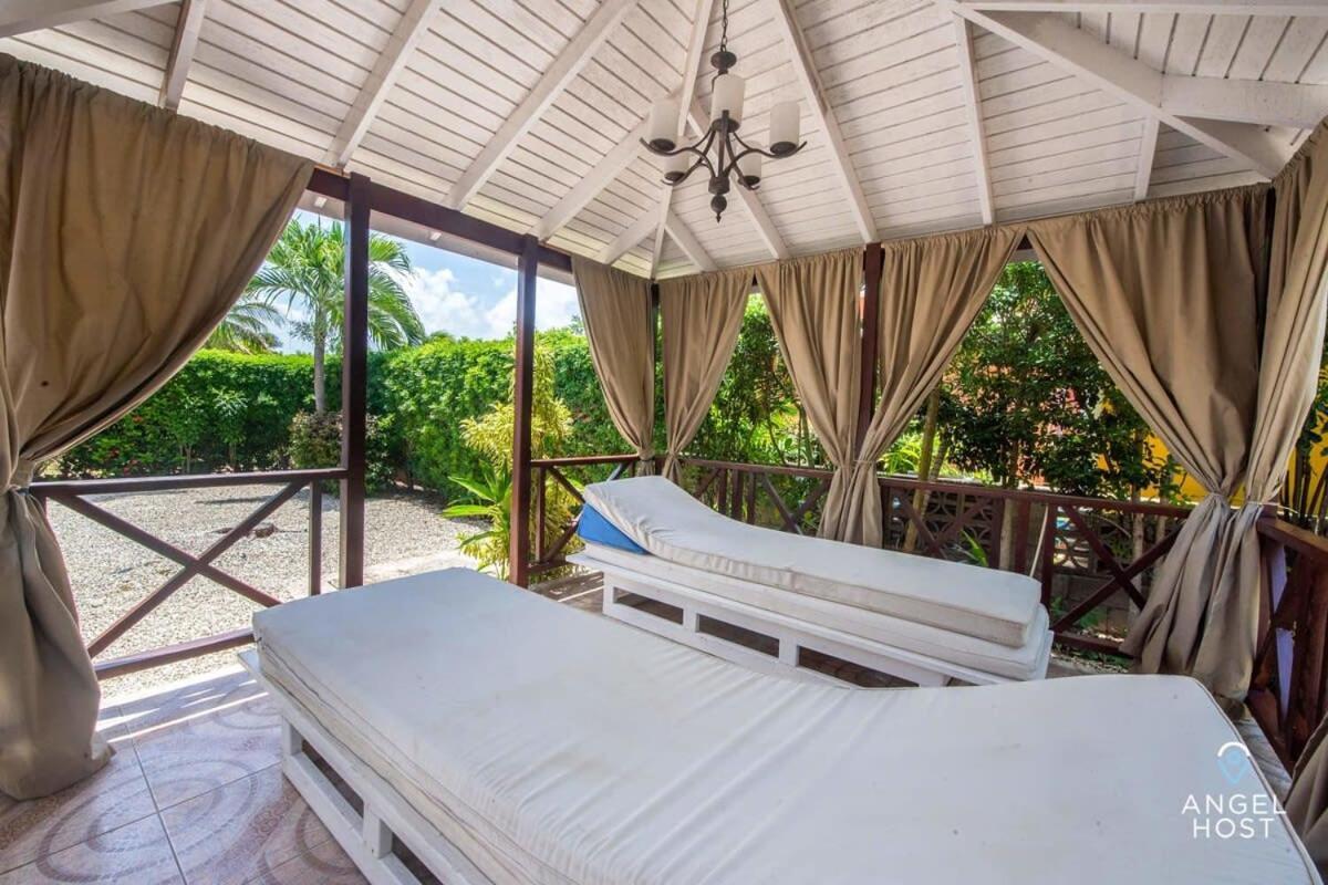 Beachy Cottage I Kitchen I Wi-Fi I Shaded Cabana I Parking 세인트 필리프 외부 사진