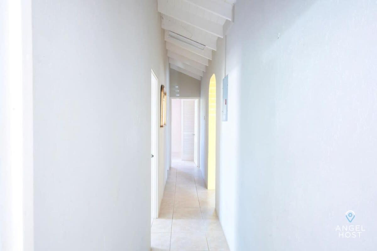 Beachy Cottage I Kitchen I Wi-Fi I Shaded Cabana I Parking 세인트 필리프 외부 사진