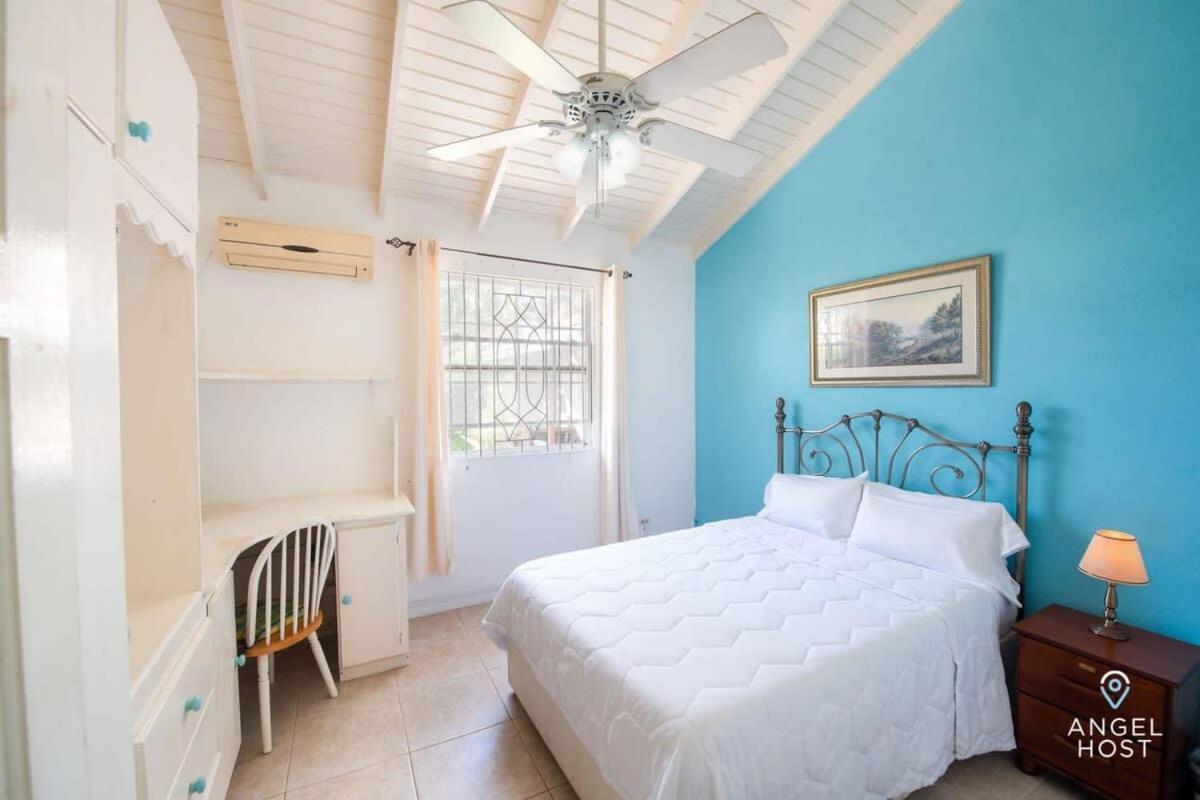 Beachy Cottage I Kitchen I Wi-Fi I Shaded Cabana I Parking 세인트 필리프 외부 사진